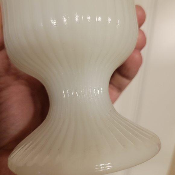 Vintage E.O. Brody Milk Glass Pedestal Vase ~ M7000 ~ Cleveland, OH ~ 1960s - Picture 10 of 14